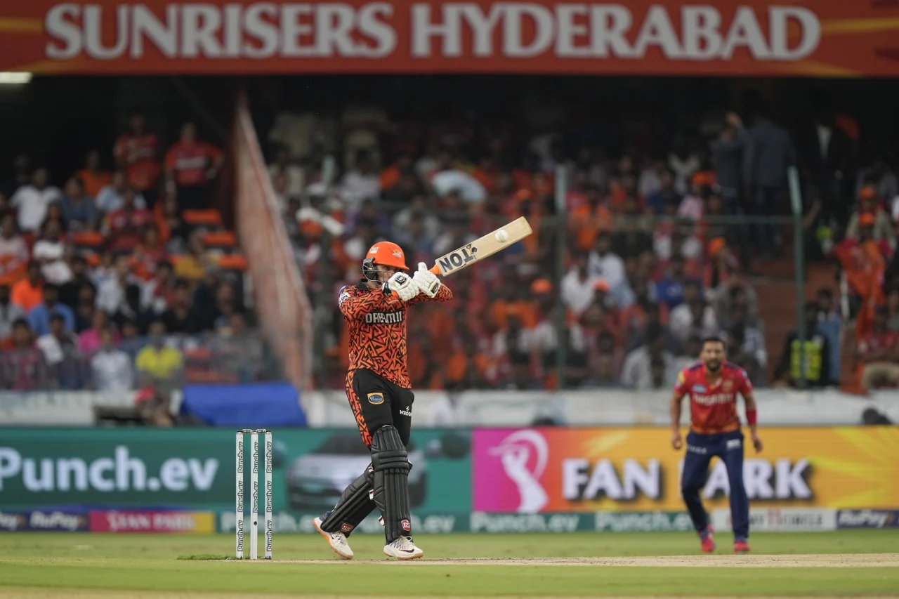 Hyderabad down Punjab to keep top-two hopes alive