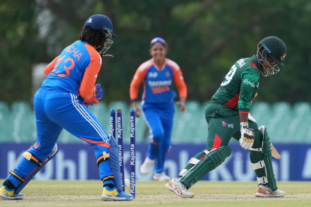 India crush Bangladesh to reach Asia Cup final
