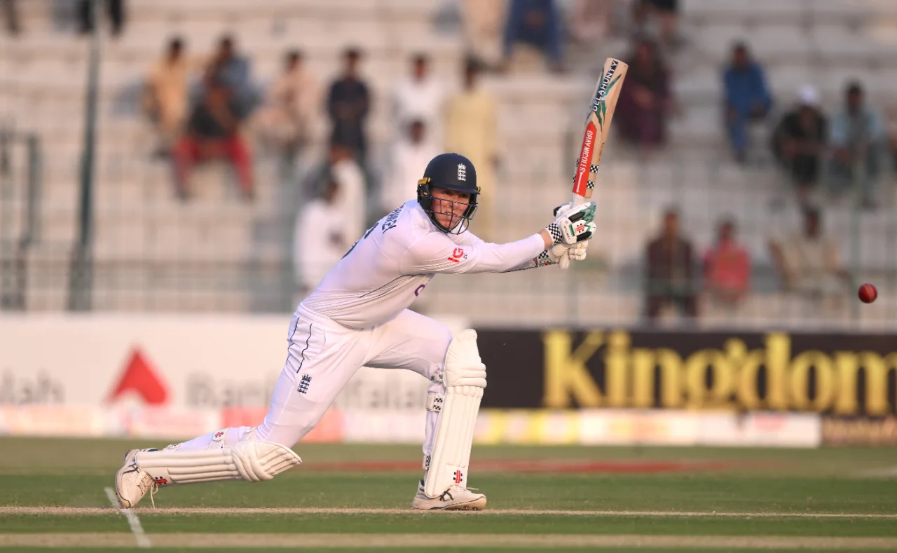 England 96-1 after Salman's century lifts Pakistan to 556