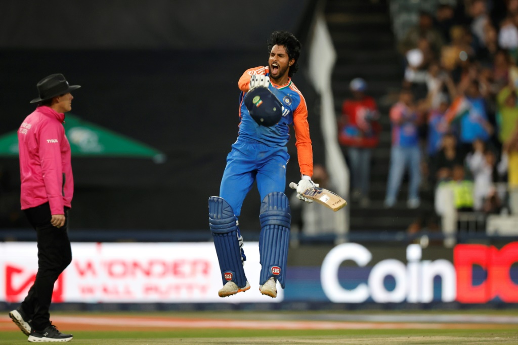 India in record six-hitting spree to rout South Africa