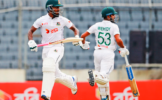 Jaker, Mominul help Bangladesh to avoid follow-on