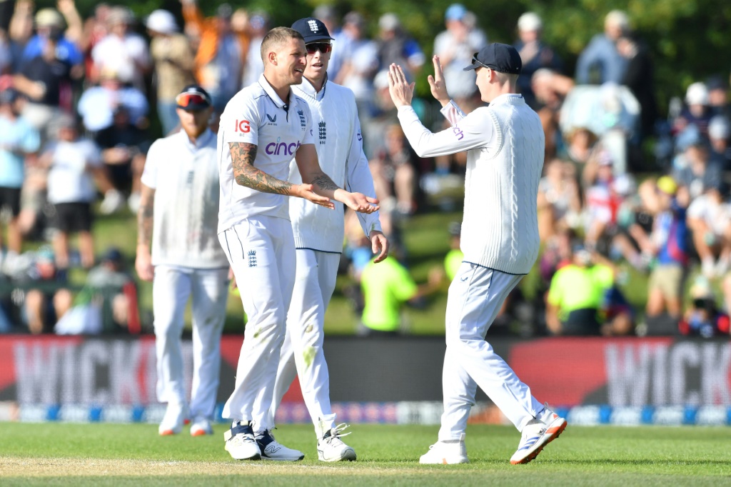 England on verge of wrapping up first New Zealand Test