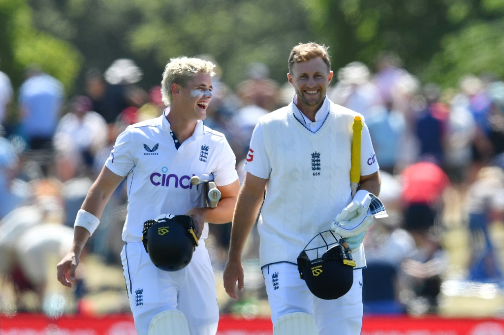 Debutant Bethell leads England to eight-wicket win over New Zealand