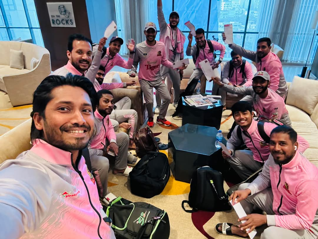 Anamul Haque posted a selfie: players holding cheques