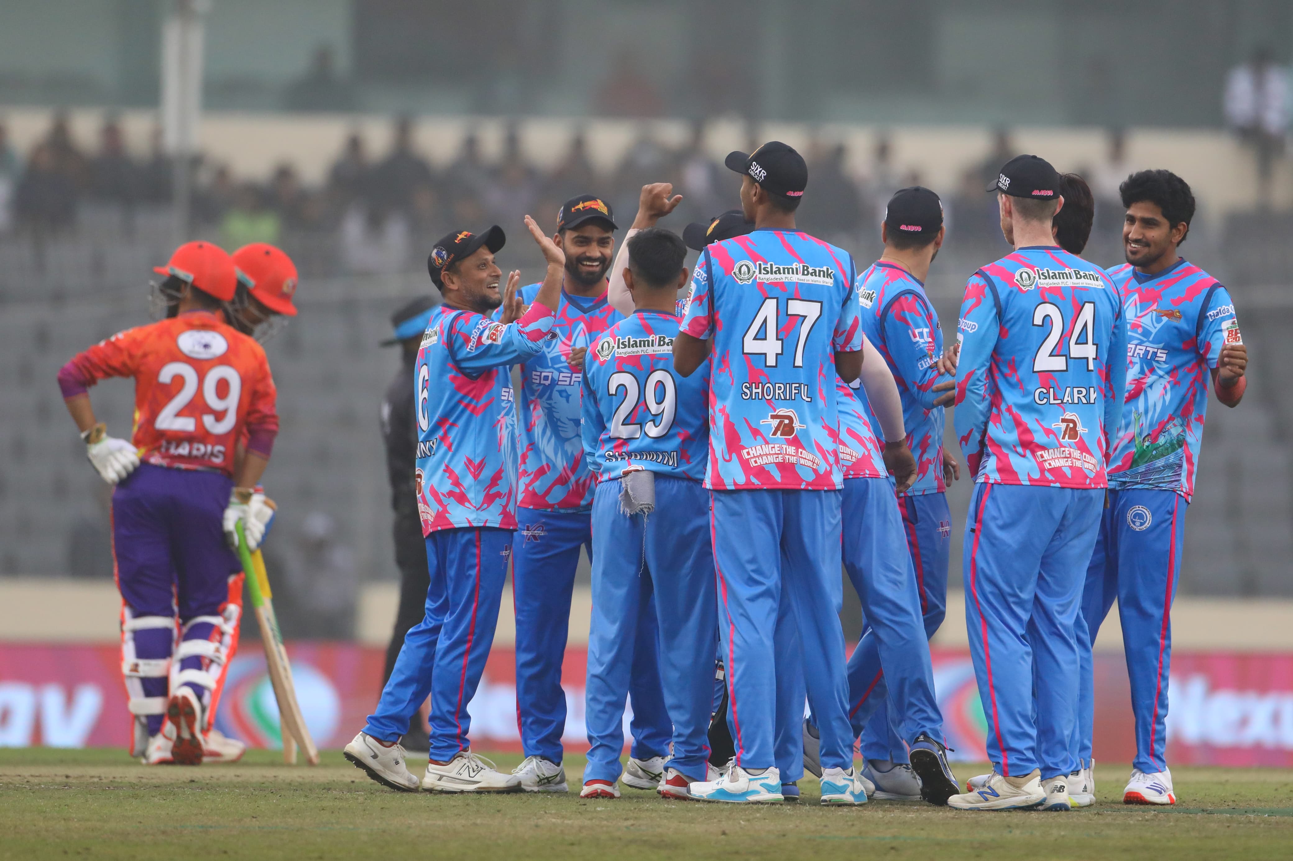 Chattogram Kings celebrate a wicket, Cricfrenzy