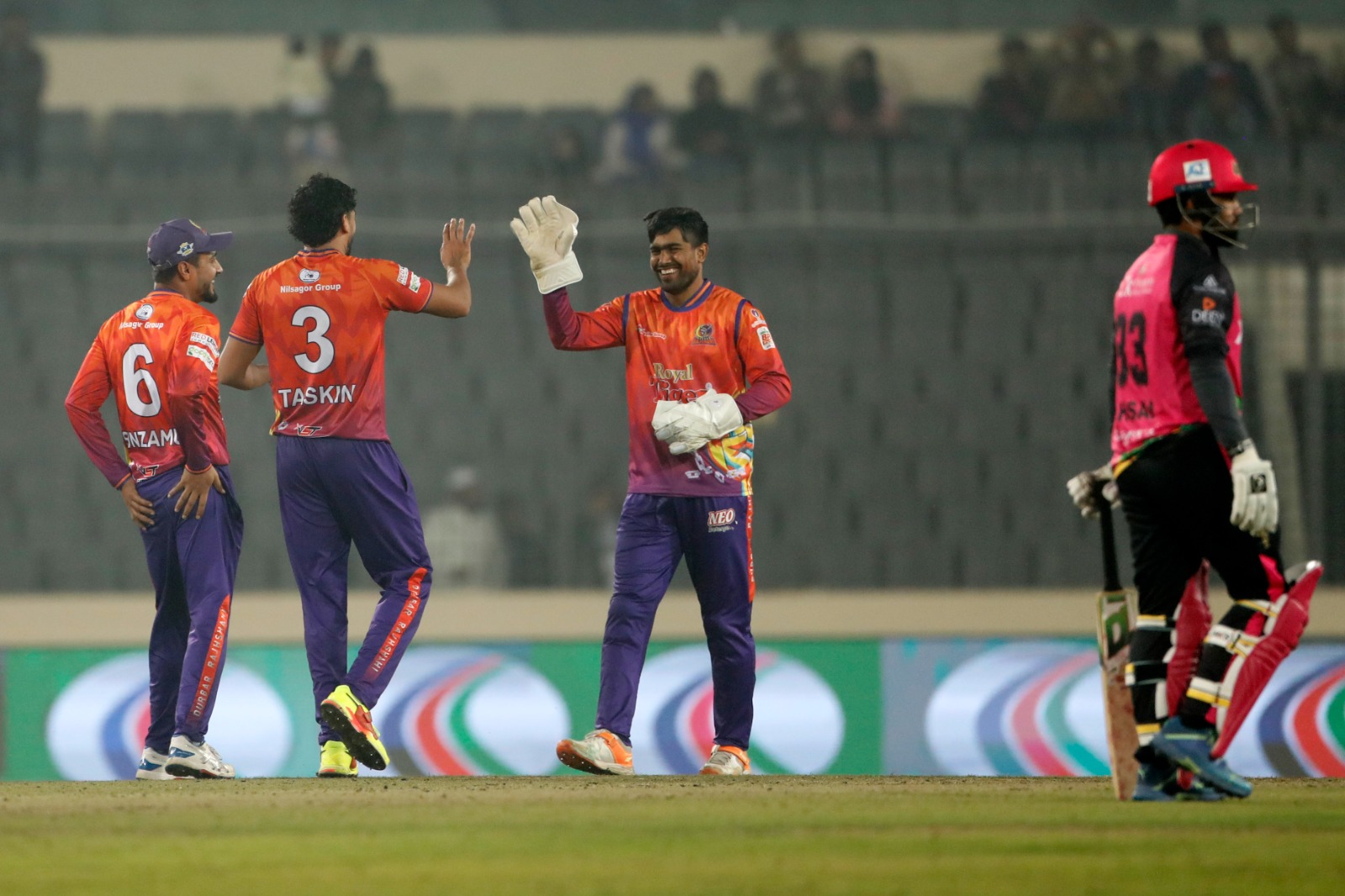 Rajshahi players celebrate a wicket, Cricfrenzy