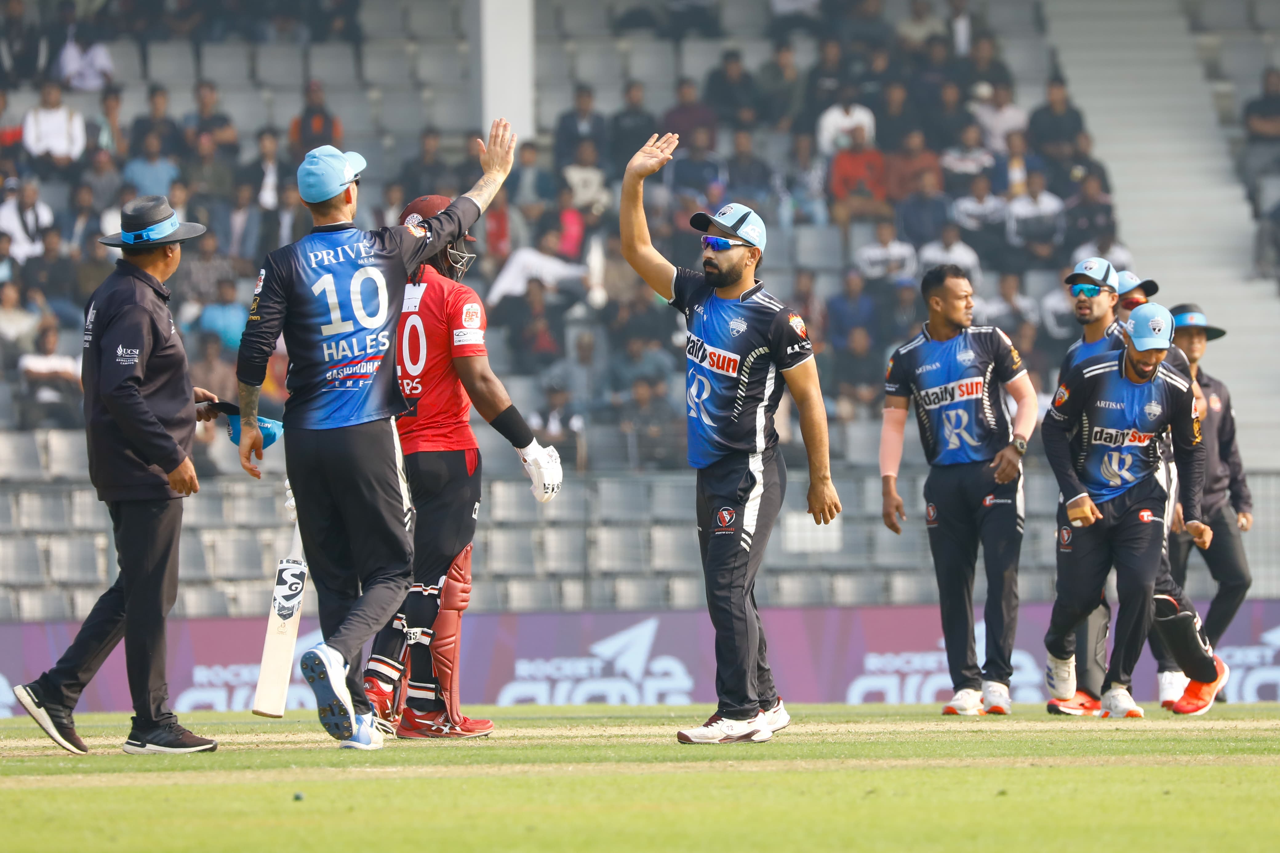 সবার আগে প্লে-অফে রংপুর রাইডার্স, ক্রিকফ্রেঞ্জি