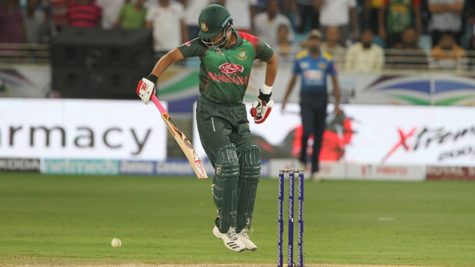 Tamim comes out to bat one-handed in 2018 Asia Cup