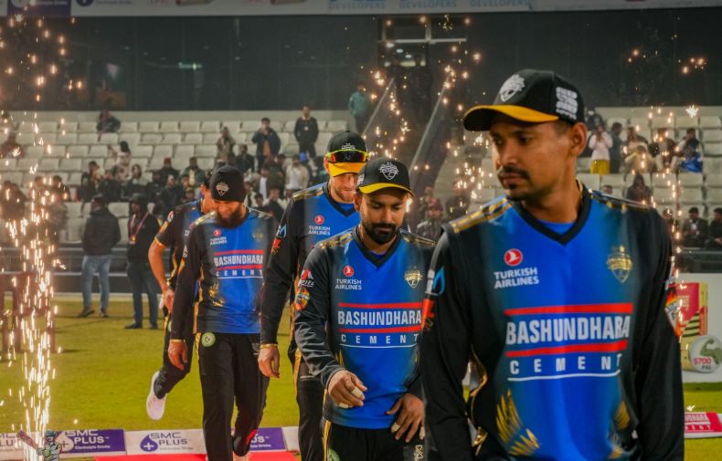 ‘পেশাদার মুস্তাফিজের সঙ্গে যা হয়েছে তা তাঁর জন্য হতাশার’