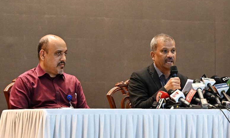 আজাদ মজুমদার ও আসিফ নজরুল