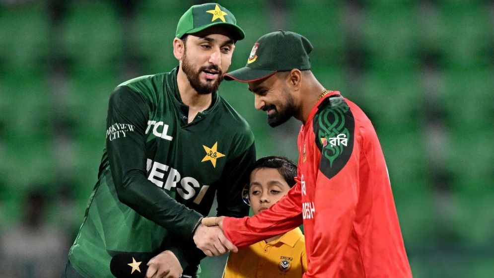 বাংলাদেশকে সমর্থন দিয়ে বিশ্বকাপের প্রস্তুতি স্থগিত করল পাকিস্তান