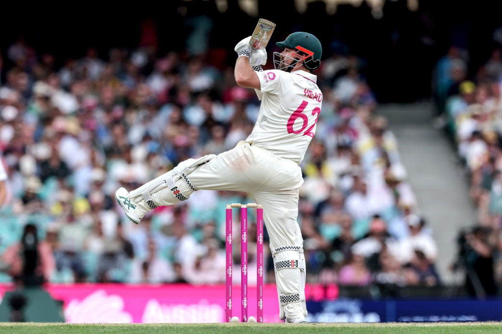 Head hits back for Australia after Root's majestic 160