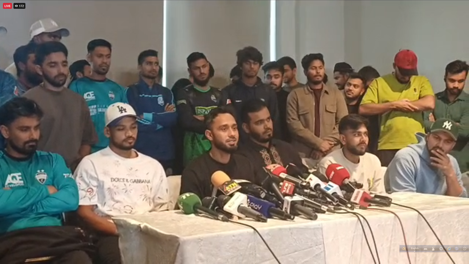 ক্রিকেট বর্জনের সিদ্ধান্তে অনড় ক্রিকেটাররা, আবারও পদত্যাগ চাইলেন নাজমুলের