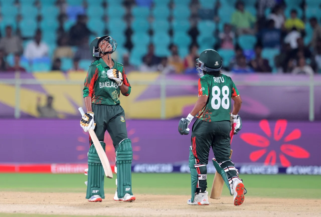 ৪ ছক্কায় ১৪ বলে স্বর্ণার ৩৭, বাংলাদেশের বড় পুঁজি