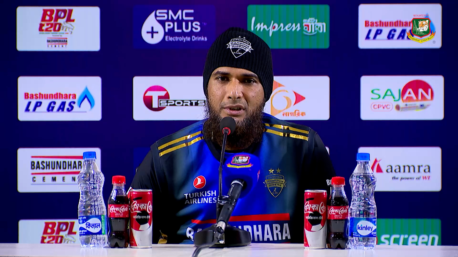 ‘শকড’ মাহমুদউল্লাহ বলছেন, ‘ক্রিকেট সহজ নয়’