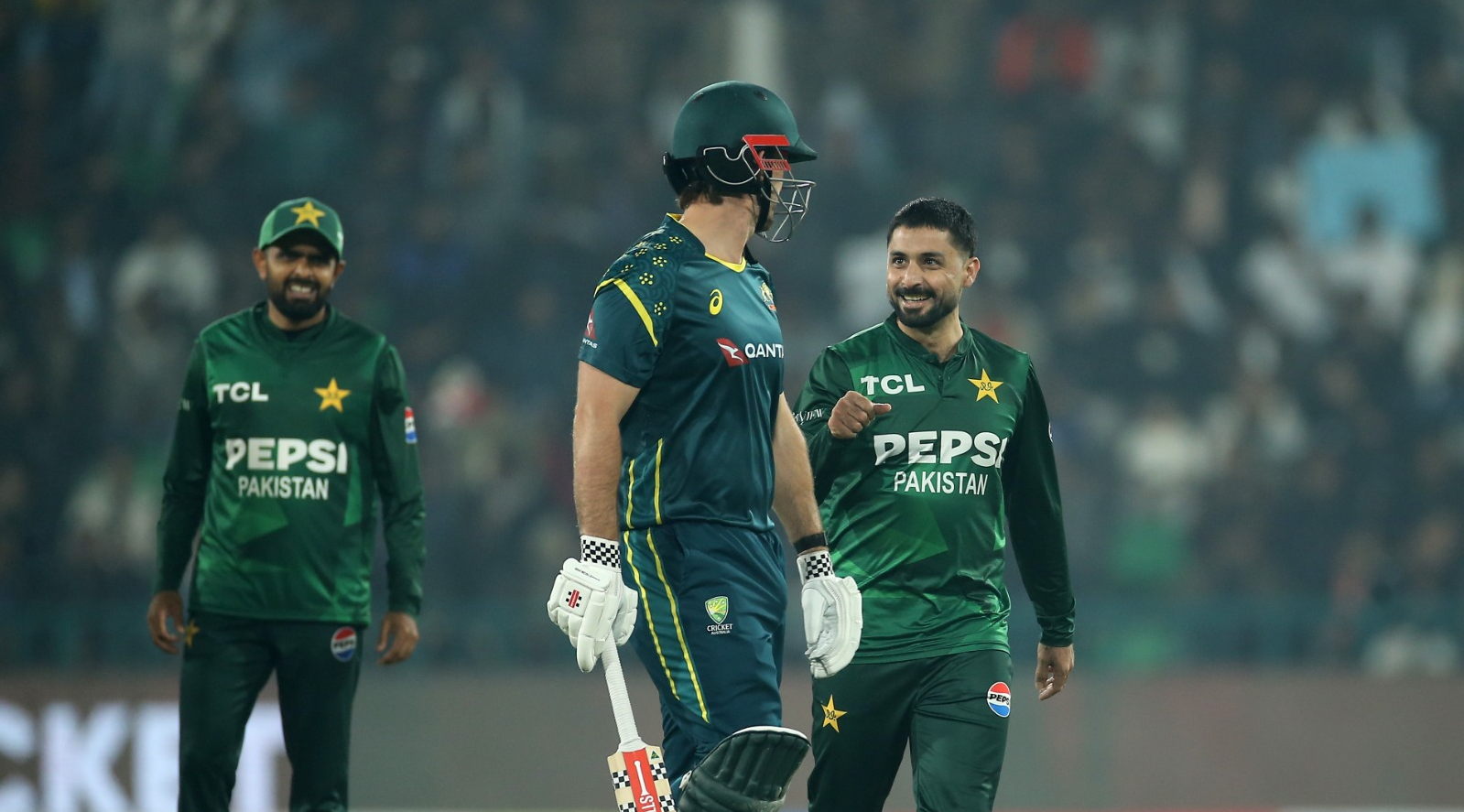 অস্ট্রেলিয়াকে গুঁড়িয়ে সিরিজ জিতল পাকিস্তান