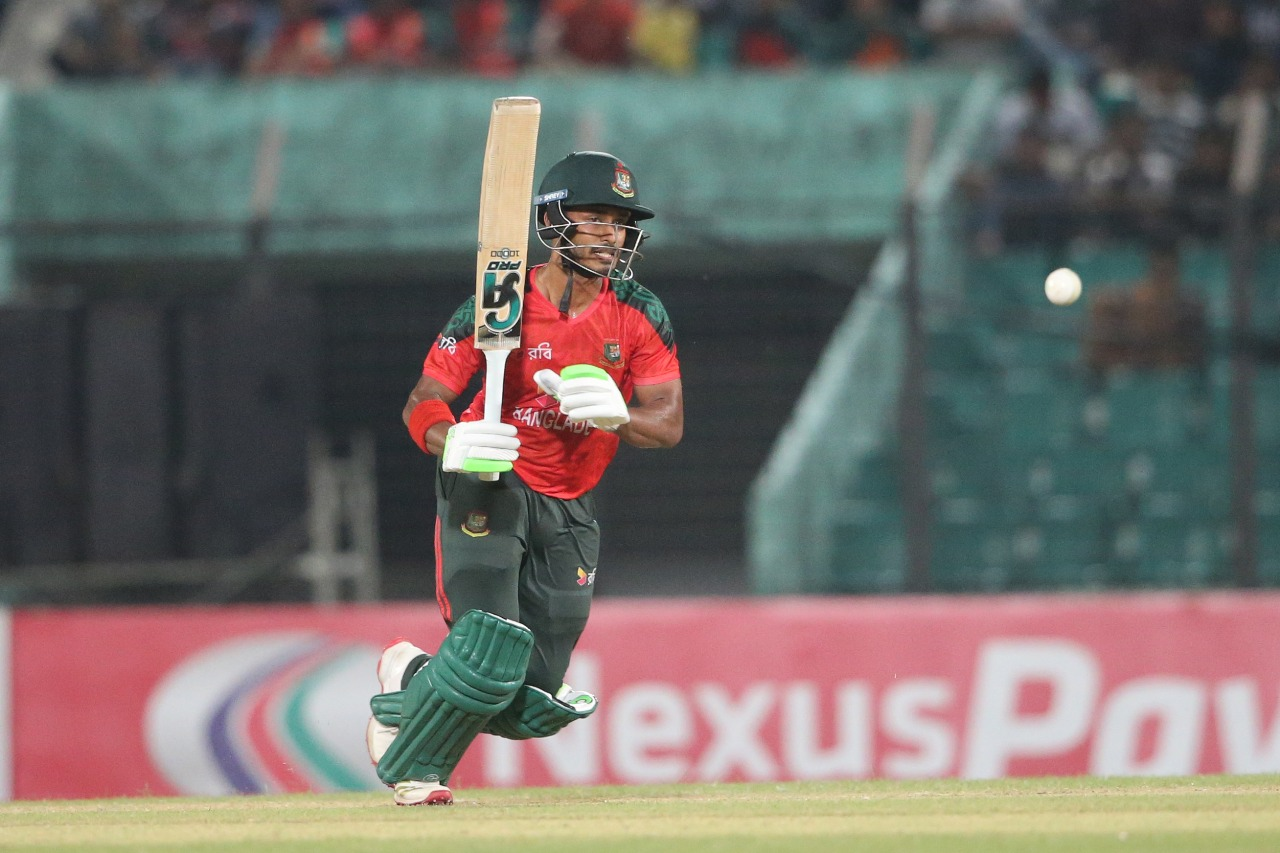 Tamim hits fifty as Bangladesh reach 100 Tamim hits fifty as Bangladesh reach 100