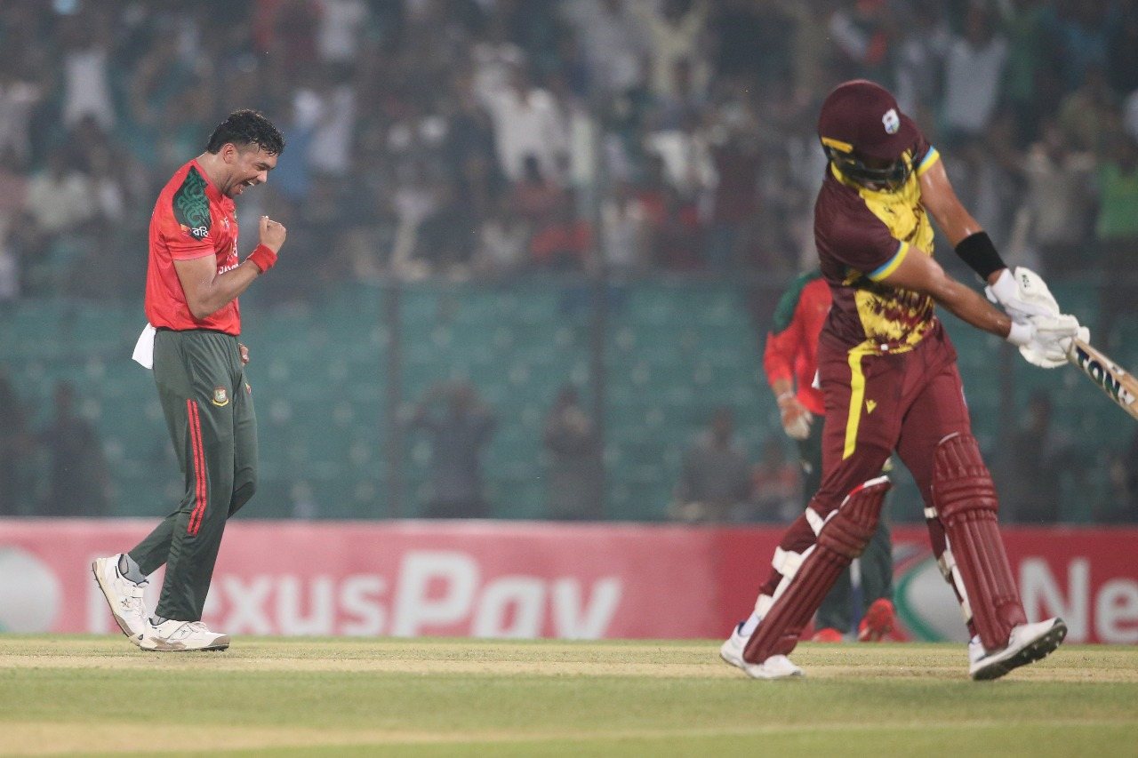 West Indies post 165/3 in first T20I against Bangladesh