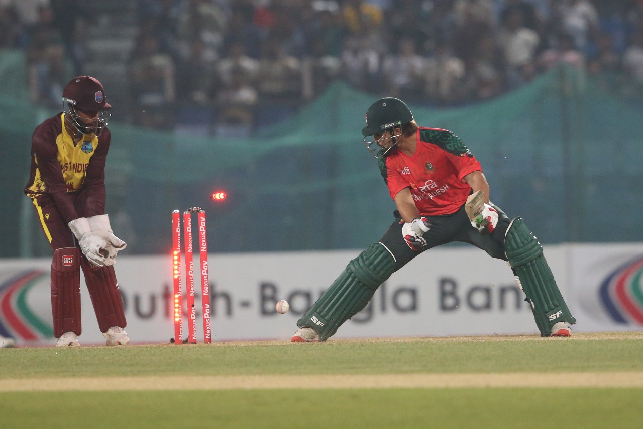 West Indies edge Bangladesh in T20I opener at Chattogram West Indies edge Bangladesh in T20I opener at Chattogram