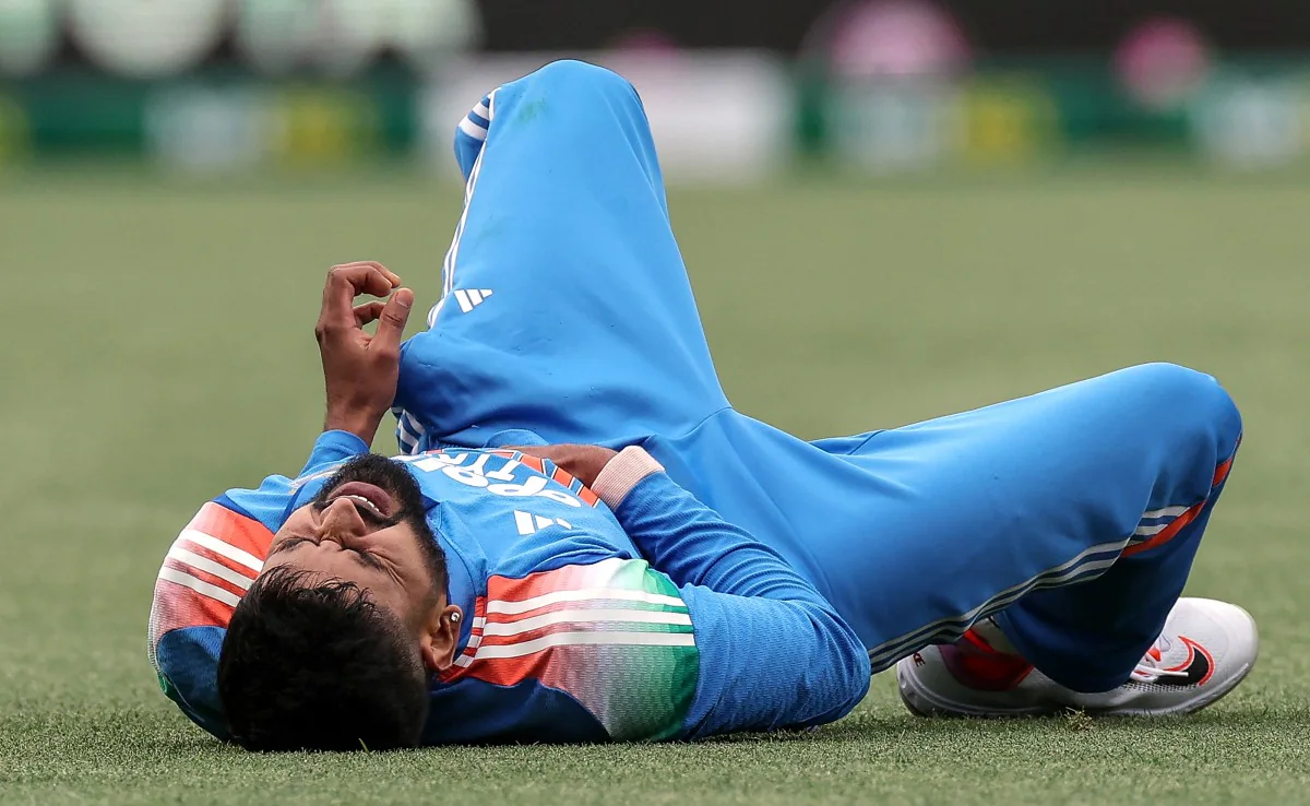 Indian batsman Iyer hospitalised with lacerated spleen Indian batsman Iyer hospitalised with lacerated spleen