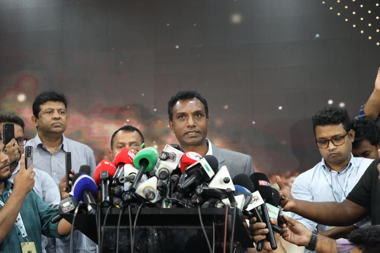 বিসিবির নির্বাচন বর্জন করলেন দেবব্রত