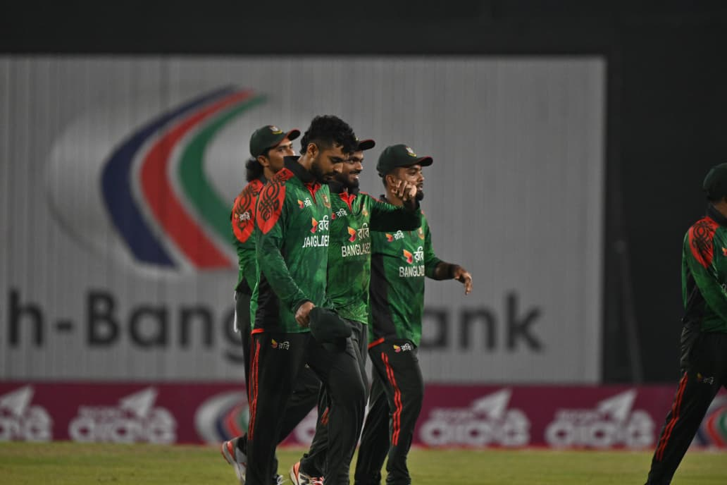 Super Over to decide winner between Bangladesh and WI