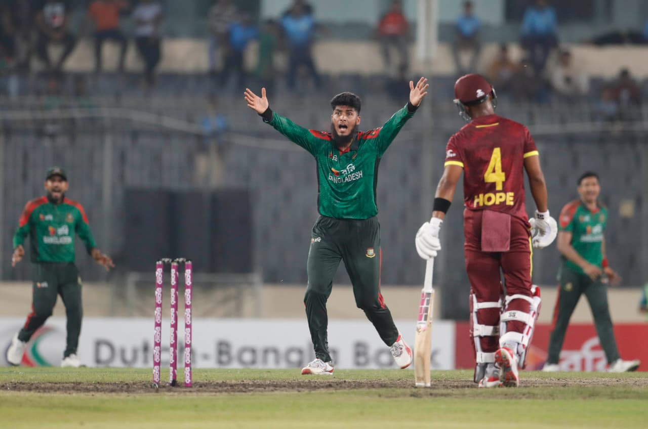 ক্যারিয়ারসেরা বোলিংয়ে ৬৫ ধাপ এগোলেন রিশাদ