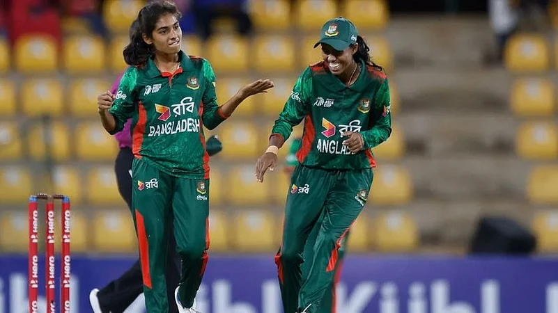 স্বর্ণা-রাবেয়ার স্পিনে শ্রীলঙ্কাকে ‘দুইশ’তে আটকালো বাংলাদেশ