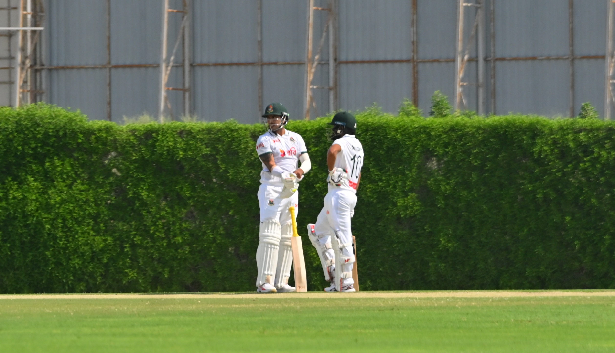 সৌম্য সরকার ও সাদমান ইসলাম মিলে ওপেনিংয়ে ১০৮ রানের জুটি গড়েছেন।