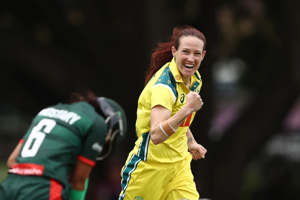 Perry, Sutherland fifties seal Australia’s 3-0 ODI series sweep over Bangladesh