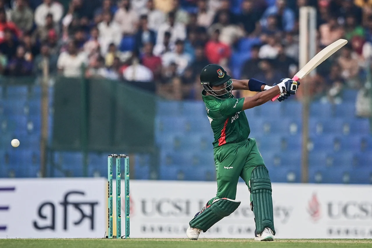 গেইল-ওয়াল্টনের তাণ্ডবে বৃথা গেল রনি-মাহমুদউল্লাহর ঝড়ো ব্যাটিং