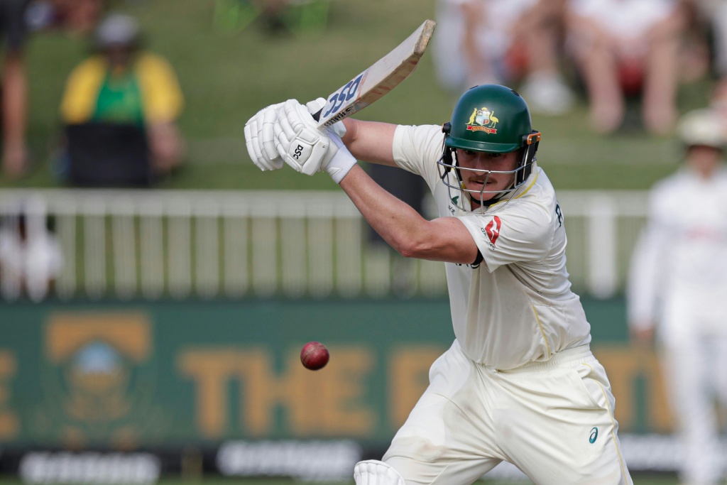 Australia strike early after Renshaw's 190 against South Africa