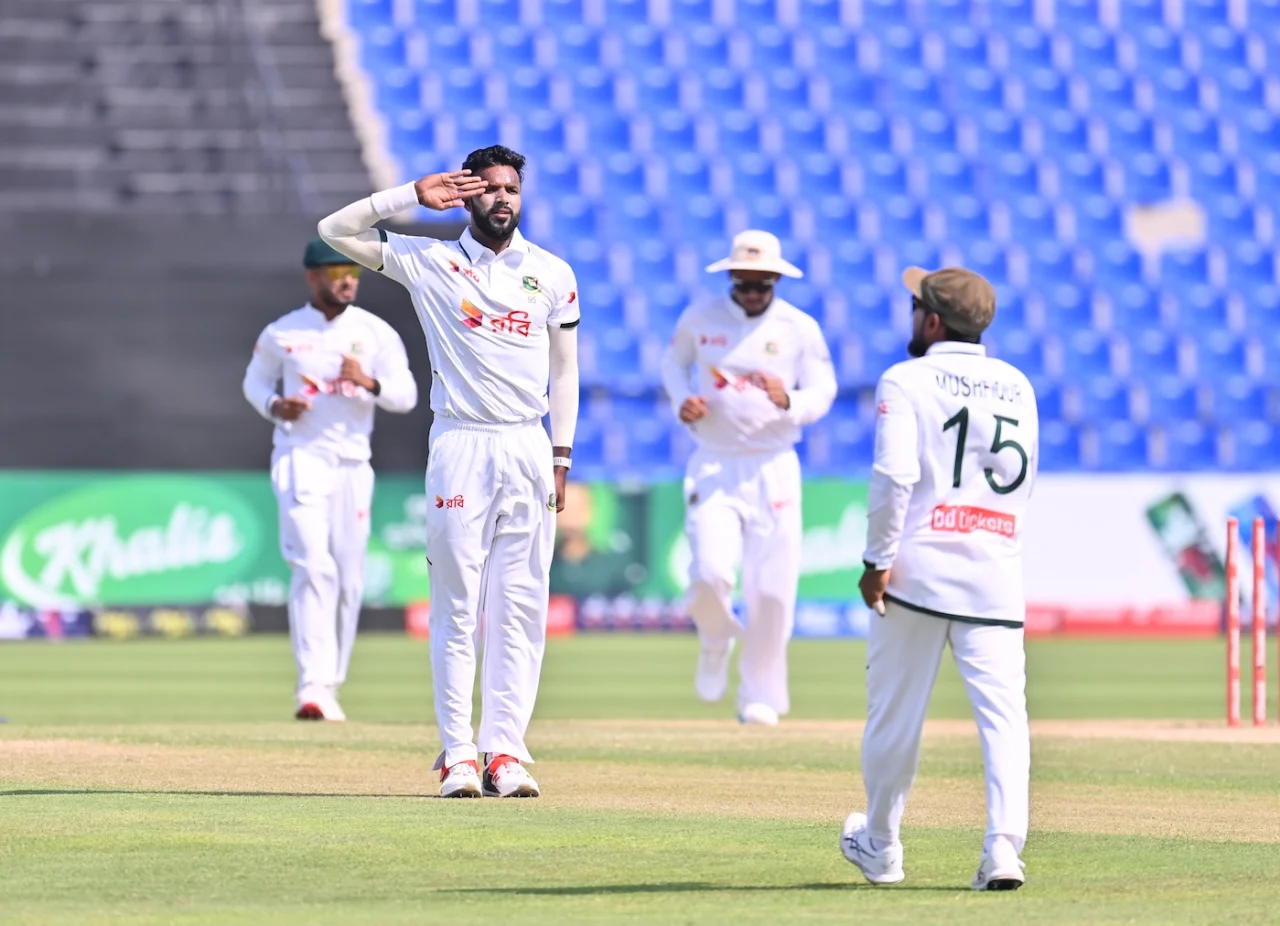 বাংলাদেশের চাই ৭ উইকেট, আফগানিস্তানের দরকার ৩৪৭ রান
