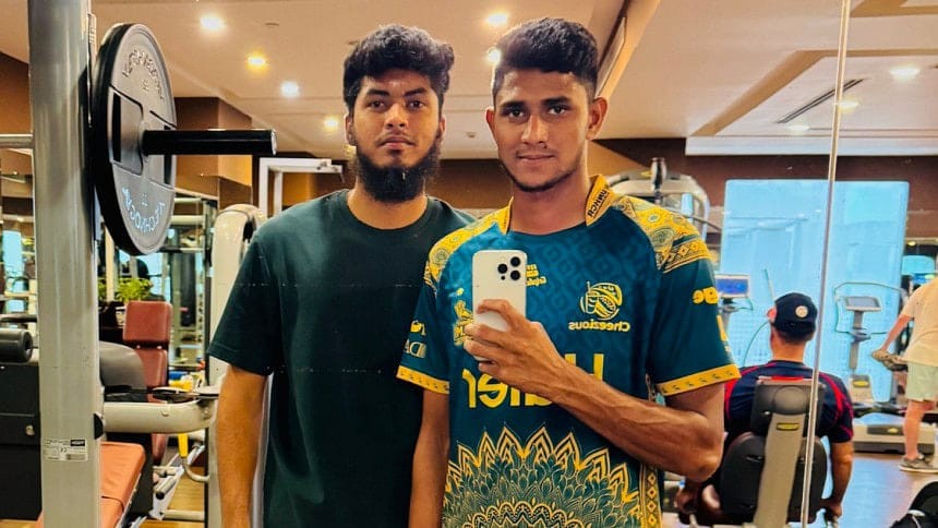 নিলামে অবিক্রিত নাহিদ, সানরাইজার্সে ডি কক-মার্শদের সঙ্গী রিশাদ
