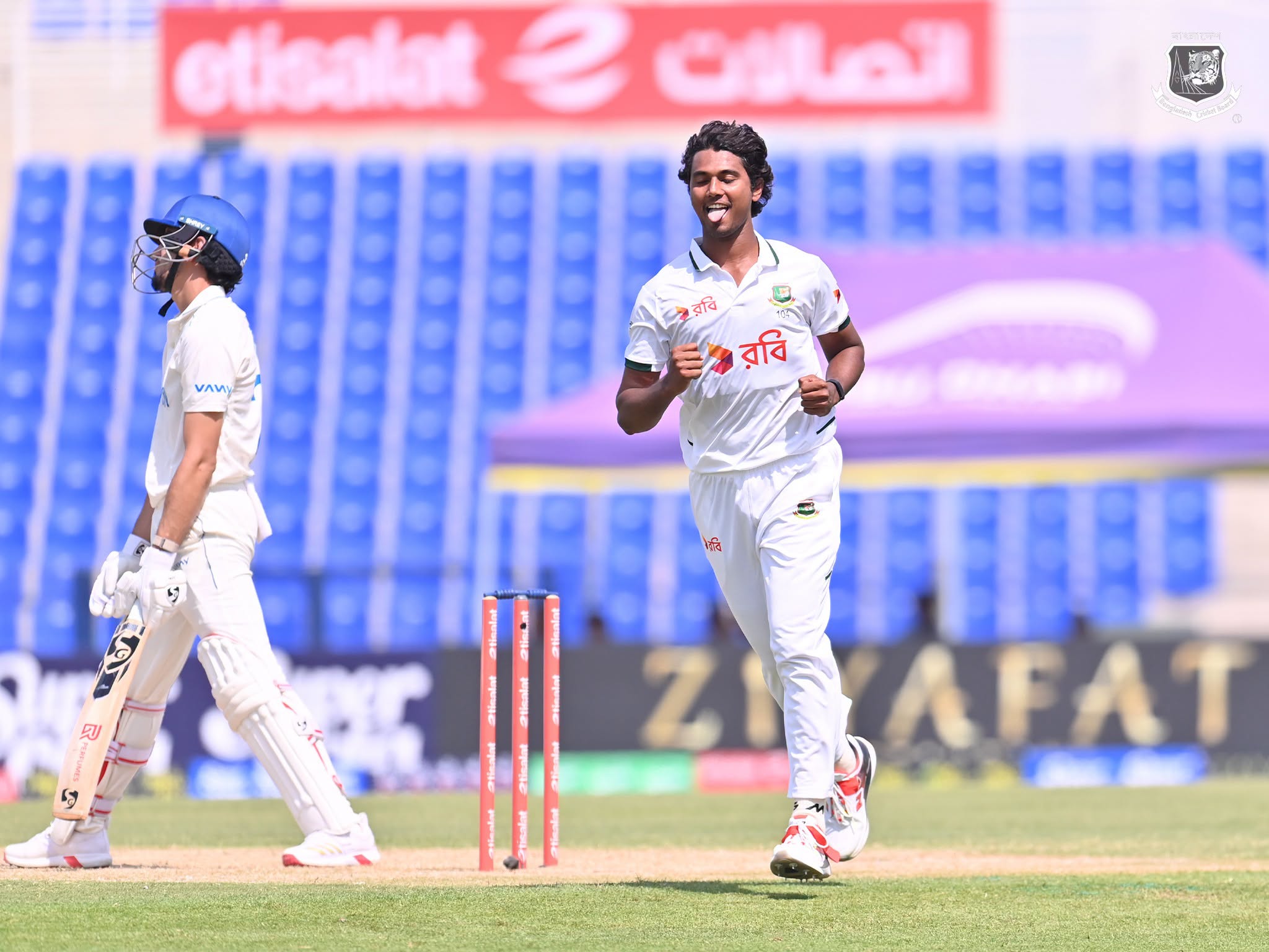 হাসানের হ্যাটট্রিক ও ৫ উইকেট, শেষের বিষাদের পরও বাংলাদেশের লিড ৩২৯