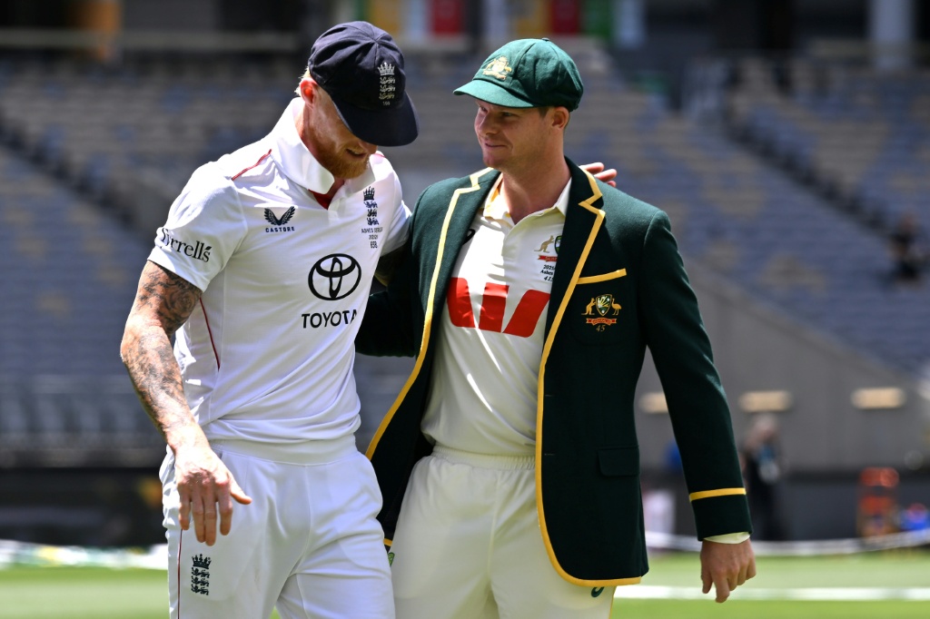 Stokes calls Smith and Root 'greatest' of their generation