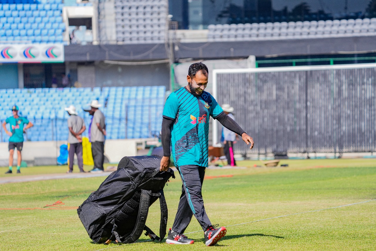 মুশফিকের শততম টেস্ট ফ্রিতে মাঠে বসে দেখতে পারবেন শিক্ষার্থী ও শিক্ষকরা