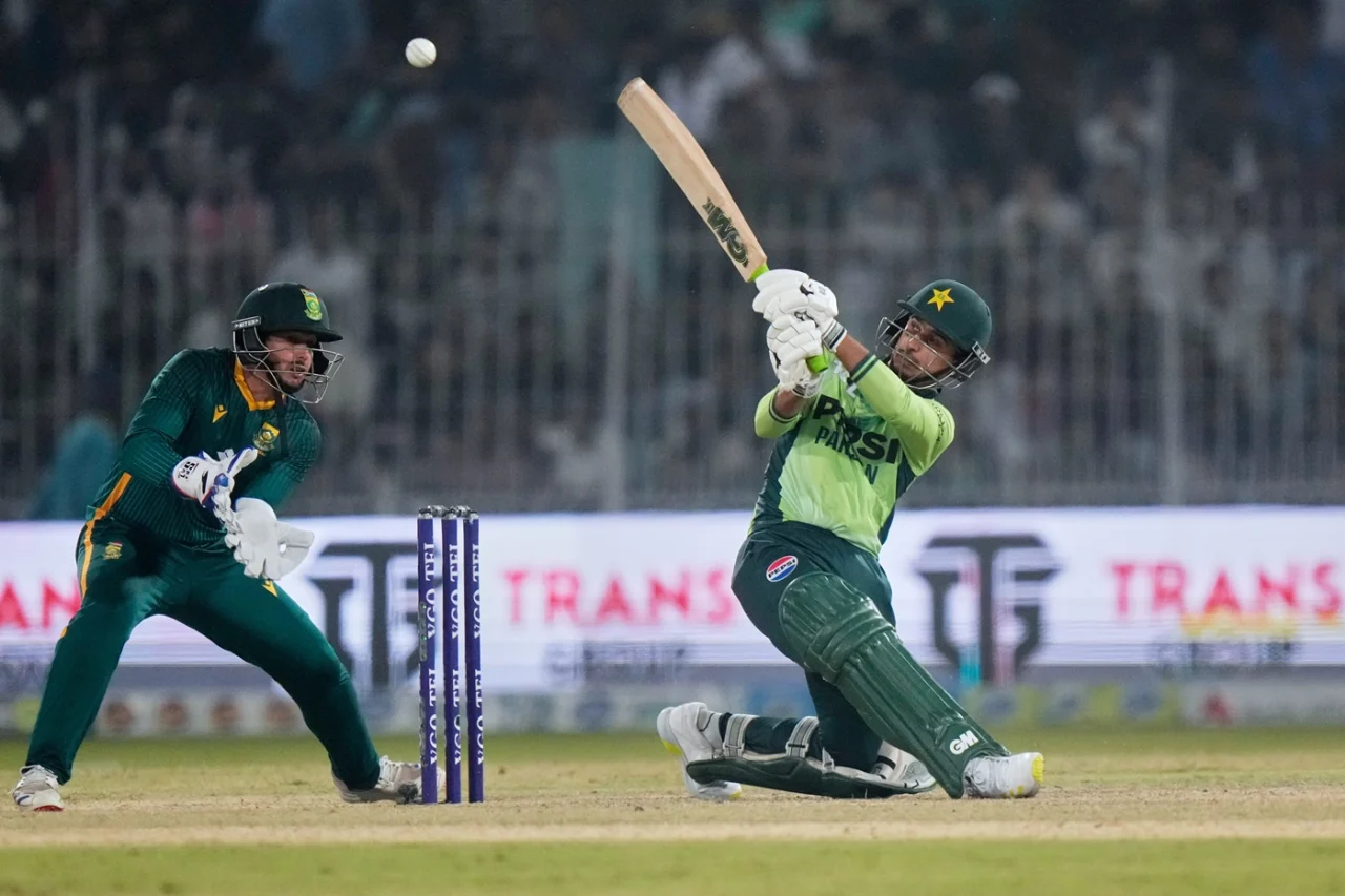 Pakistan clinch series 2–1 with dominant seven-wicket win in Faisalabad
