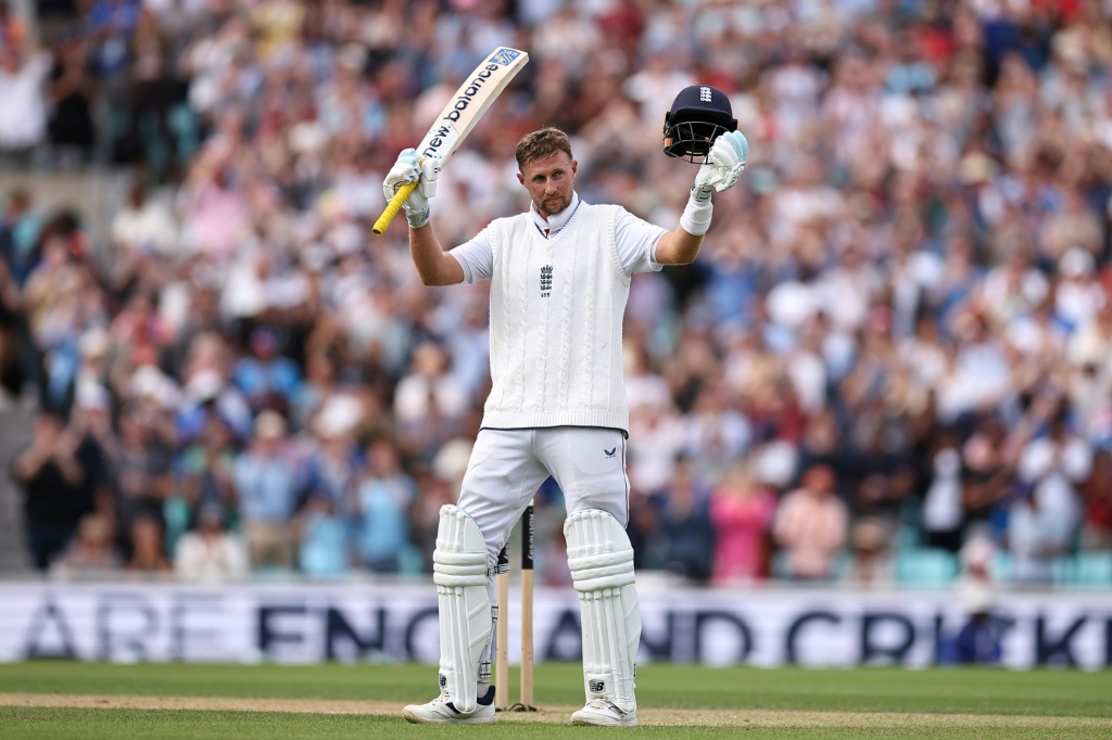 Root: England great chases elusive century in Australia