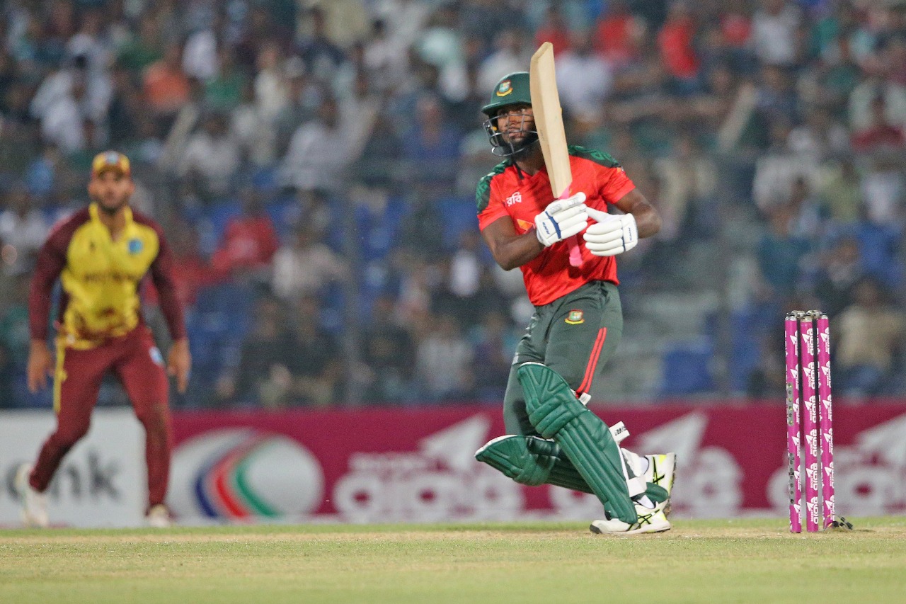 ‘একজন ৫-৬ ম্যাচ খারাপ করলেই সে খারাপ খেলোয়াড় না’ ‘একজন ৫-৬ ম্যাচ খারাপ করলেই সে খারাপ খেলোয়াড় না’