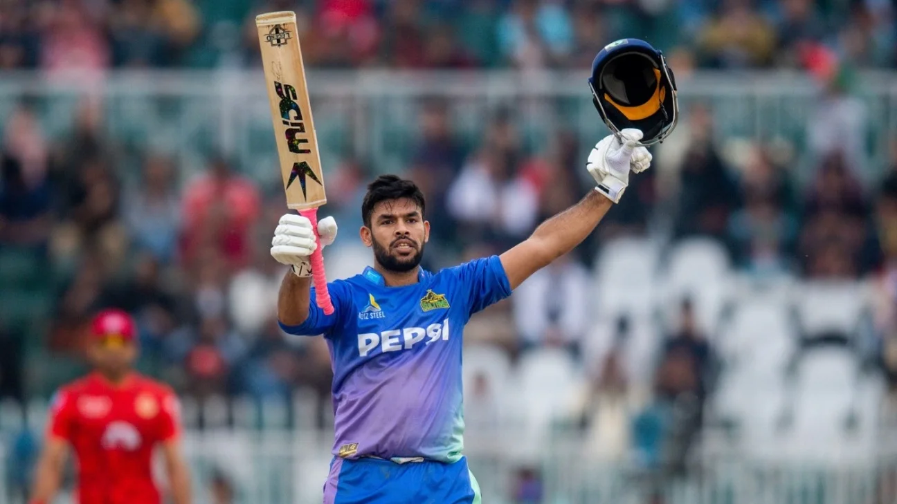 Dhaka Capital signs Pakistan star Usman Khan