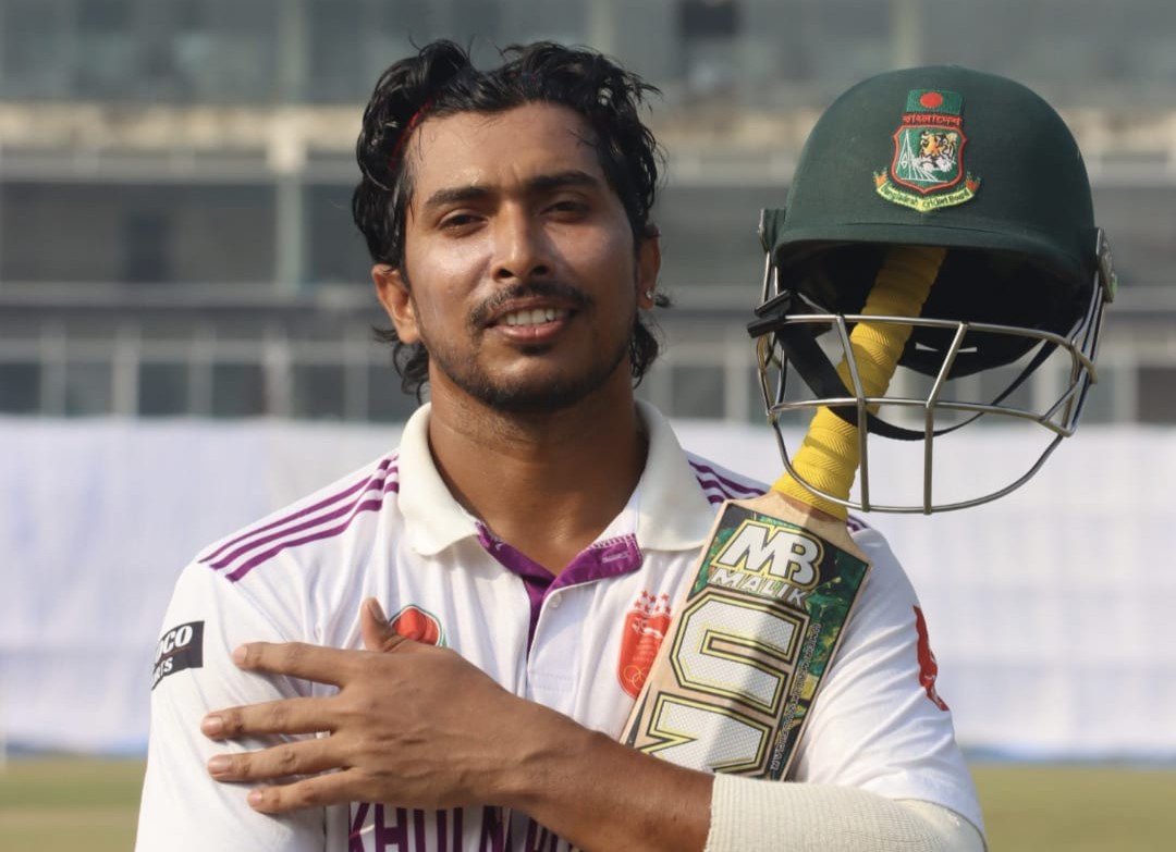 সৌম্যর ডাবল সেঞ্চুরি হাতছাড়া, বড় সংগ্রহের পথে খুলনা