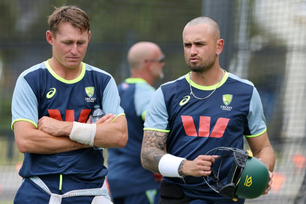 Australia's Weatherald and Doggett to debut in first Ashes Test