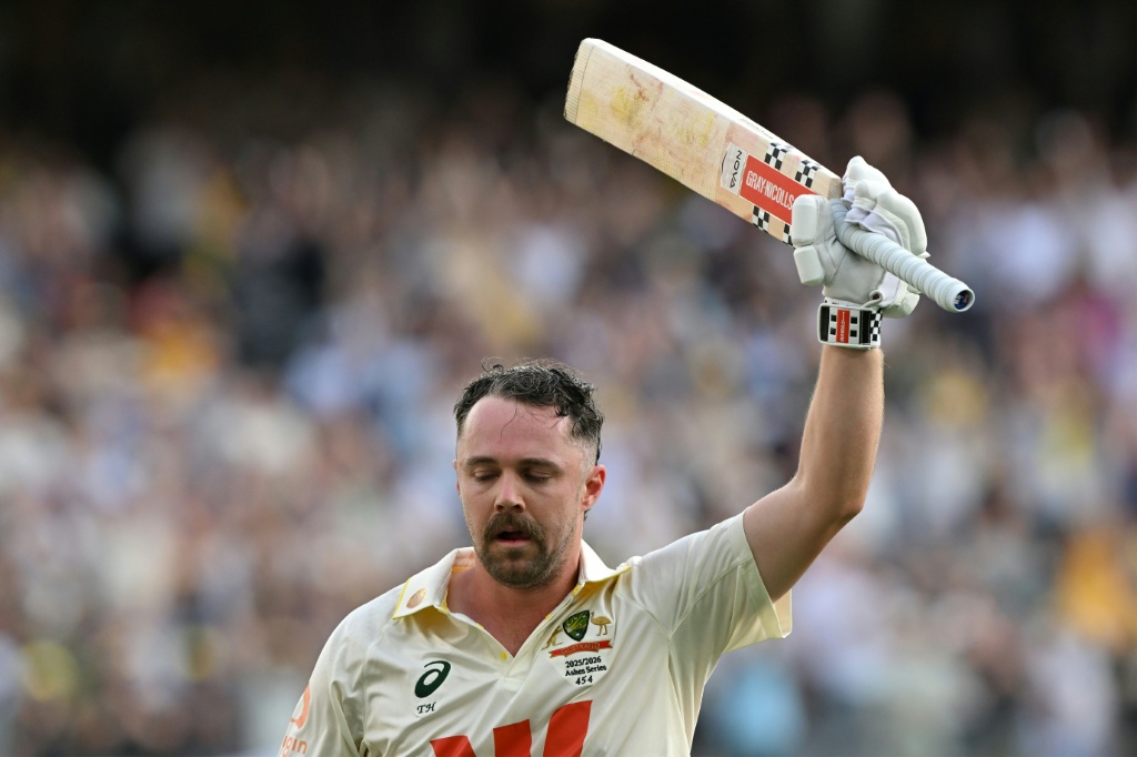 Head shapes up as solution for Australia's opening woes