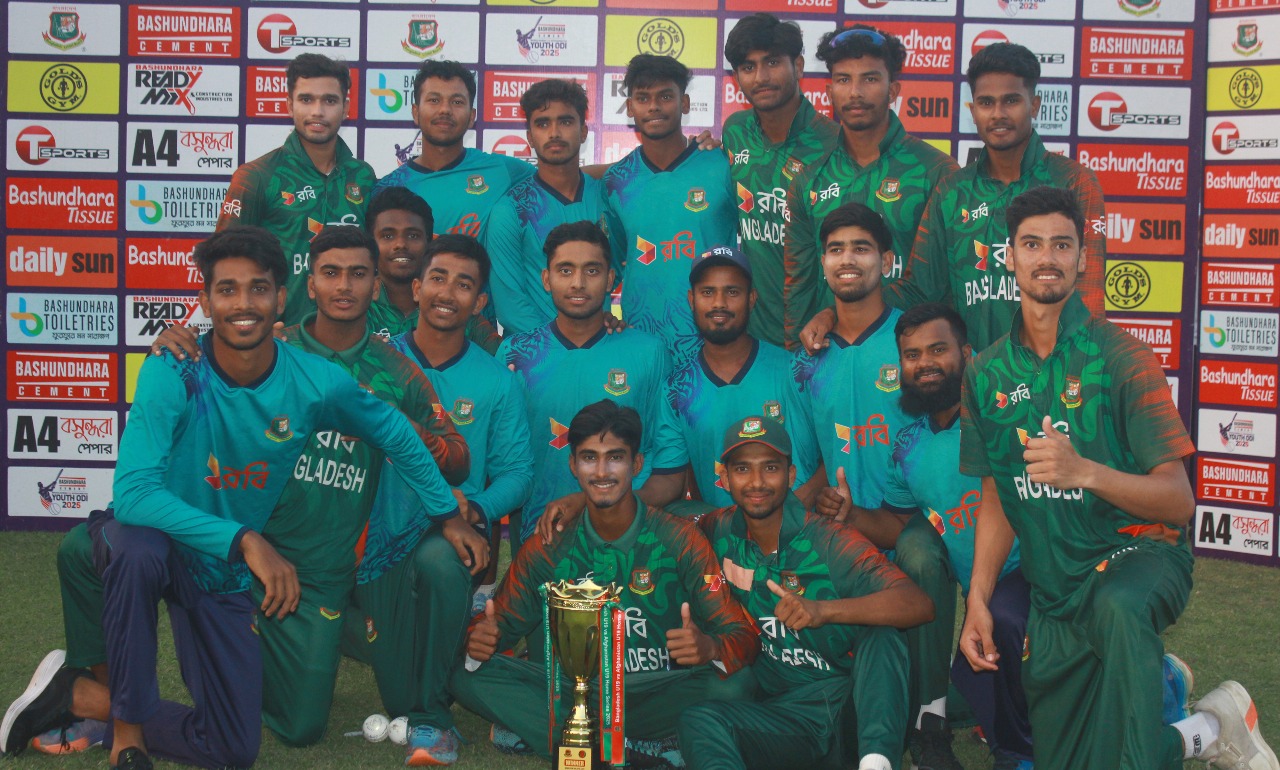 আজিজুলের সেঞ্চুরিতে শেষ ম্যাচ জিতে সিরিজে সমতা বাংলাদেশের