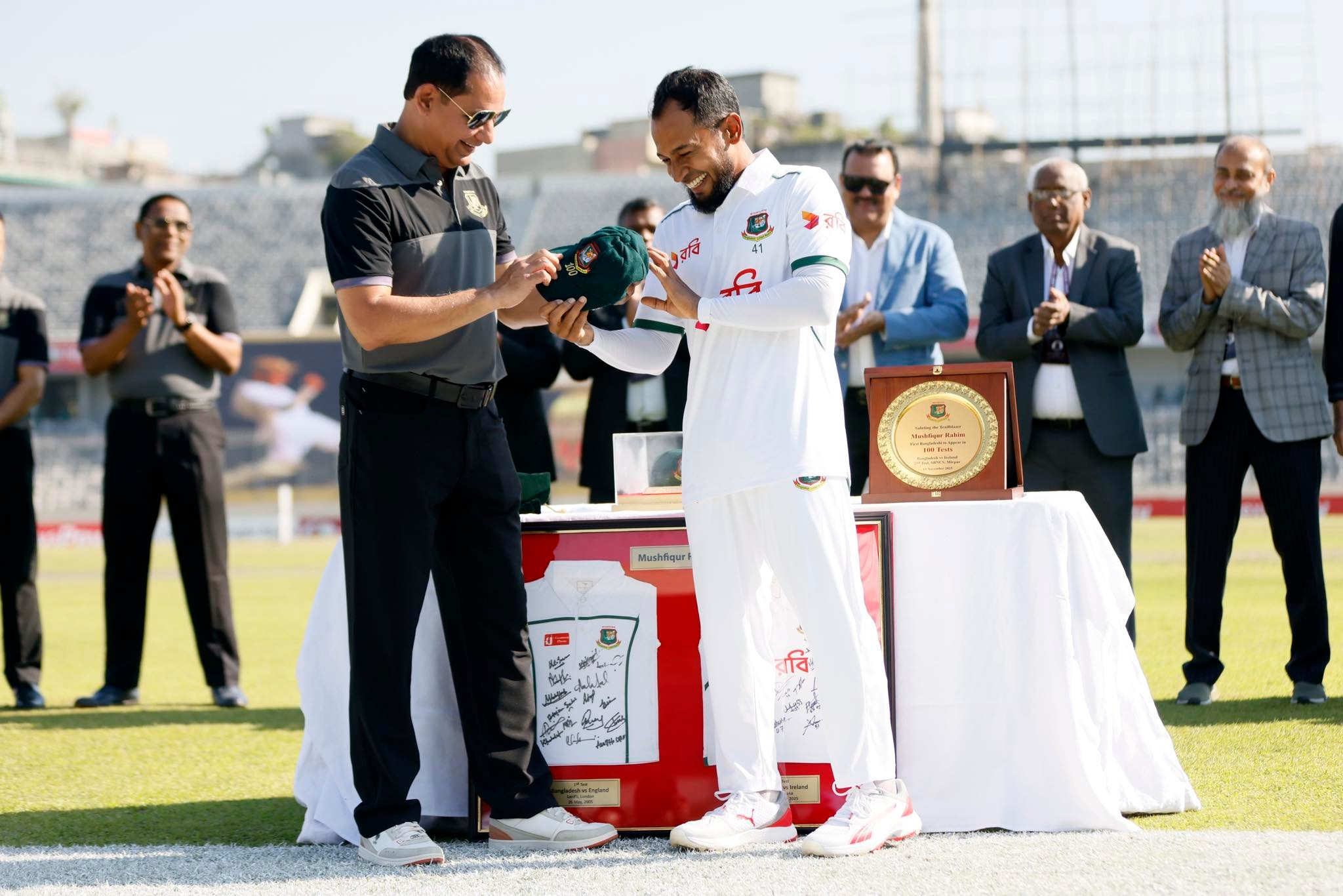 BCB celebrates Mushfiq’s special Test ‘century’