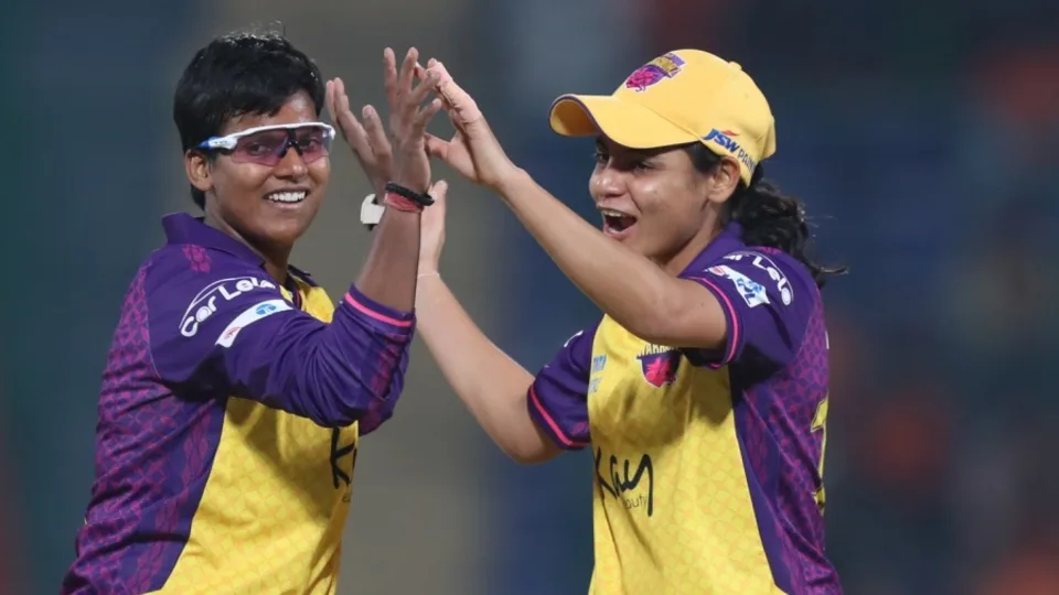 আইপিএল নিলামের প্রথম রাউন্ডে দীপ্তি-অ্যামেলিয়ার বাজিমাত