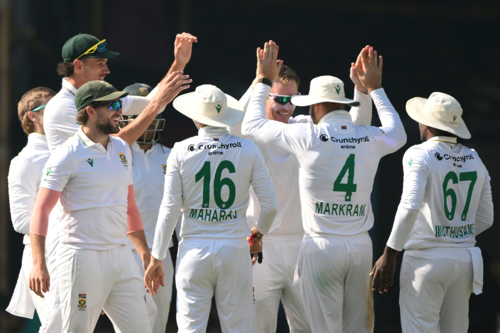 South Africa condemn India to biggest home Test loss for series sweep