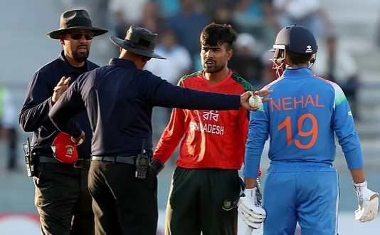 মাথায় কী চলছিল জানি না, থ্রো করে ফেলি: আকবর