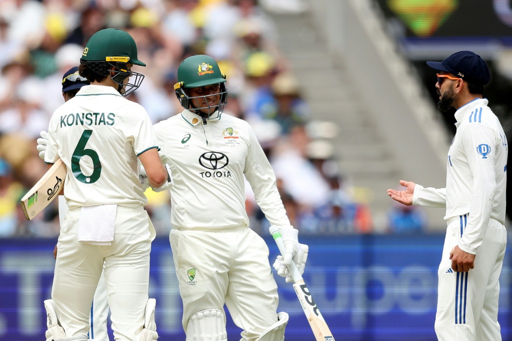 Australia's Sam Konstas (L) and India's Virat Kohli (R) bumped shoulders during the fourth Test in Melbourne, AFP